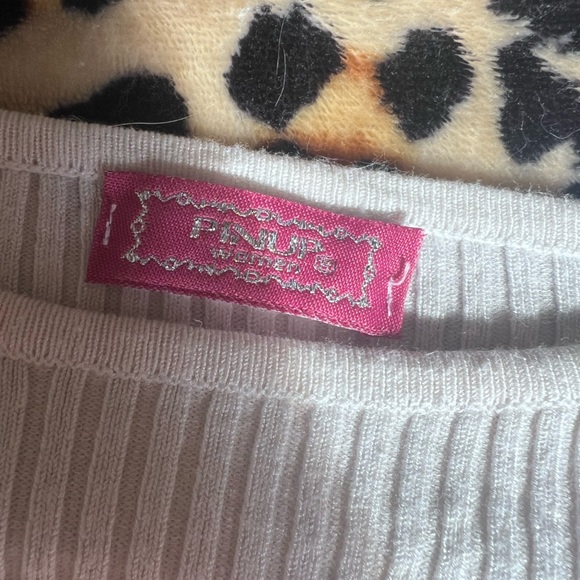 White distressed crop top - Picture 2 of 2